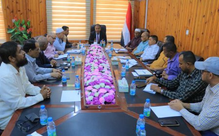 وكيل وادي حضرموت يناقش معالجة إشكاليات مشروع أبراج الكهرباء ومحطات التوليد بالوادي