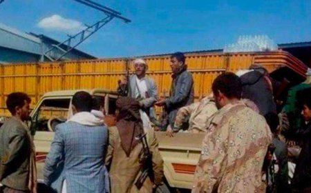 صنعاء.. الحوثيون يغلقون مصنعاً لتعبئة المياه المعدنية بدافع الابتزاز