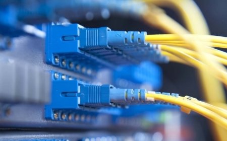 عقب الانقطاع.. عودة الاتصالات والإنترنت لعدن والمحافظات المجاورة