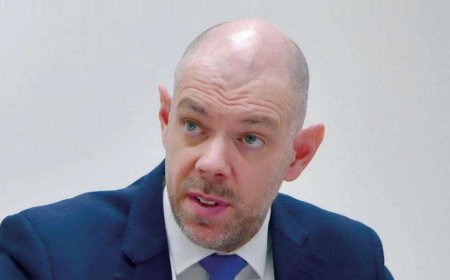 السفير البريطاني يتحدث عن الإنجازات التي حققها خلال عامين في اليمن