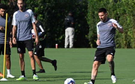 مدرب إنتر ميامي ينوي إشراك ميسي وبوسكيتس الجمعة