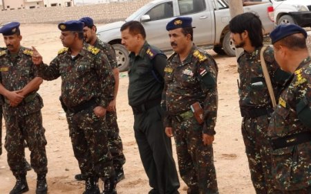 ضبط شخصين يقومان بتجارة وتصنيع الخمور بالمهرة