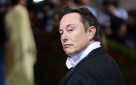 إيلون ماسك يتجه لتغيير شعار "تويتر"