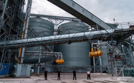 مسيرات أوكرانية تستهدف موسكو والقرم وروسيا تدمر مخزن حبوب بأوديسا