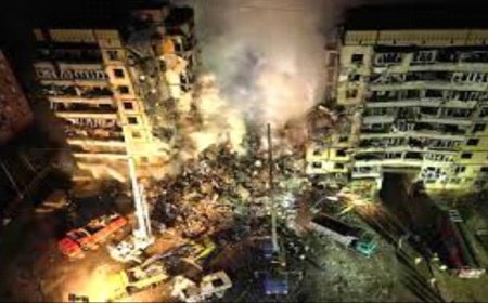 صاروخ روسي يصيب مبنى في دنيبرو الأوكرانية