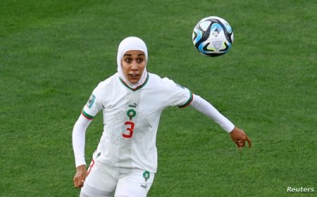 رئيس الـ"فيفا" يتحدث عن أول لاعبة مغربية بالحجاب في كأس العالم