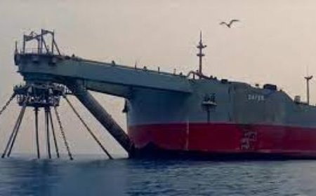 الاتحاد الأوروبي يرحب بنجاح تفريغ الناقلة صافر