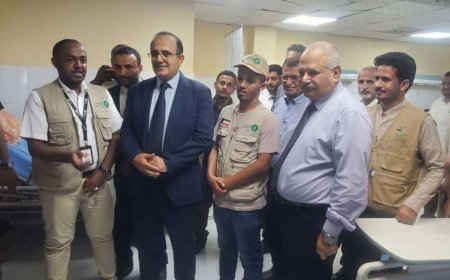 بحيبح و البيشي يدشنان مخيم العون الطبي الجراحي المجاني بعدن