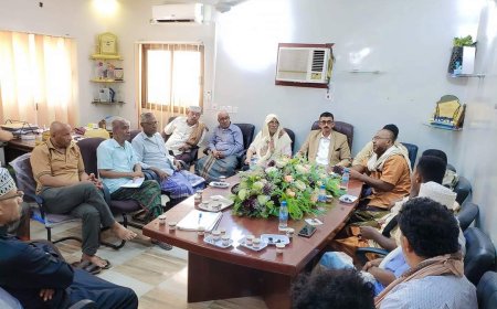 لقاء برئاسة الأستاذ باضروس يقر تحديد موعد الاجتماع الانتخابي لجمعية فناني حضرموت بإجماع الحاضرين