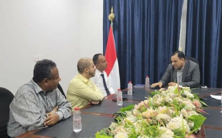 الوزير السقطري يلتقي برئيس المحكمة التجارية بعدن