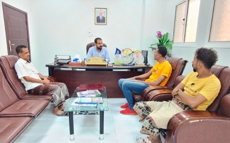 مدير عام مكتب وزارة الشباب والرياضة بوادي حضرموت يلتقي الحكمين باصالح وباعطوة