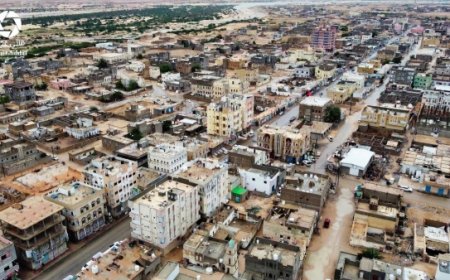 مصدر صحفي: تهدم أجزاء من المنازل القديمة في المهرة تأثرا بإعصار تيج