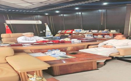 نائب رئيس غرفة حضرموت يلتقي برئيس غرفة ظفار لتعزيز العلاقات الاقتصادية بين اليمن وعمان