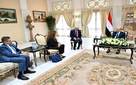 رئيس مجلس القيادة يستقبل سفير الولايات المتحدة الأميركية