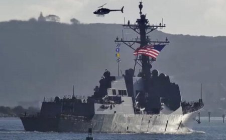 استهداف سفينة حربية أمريكية في خليج عدن