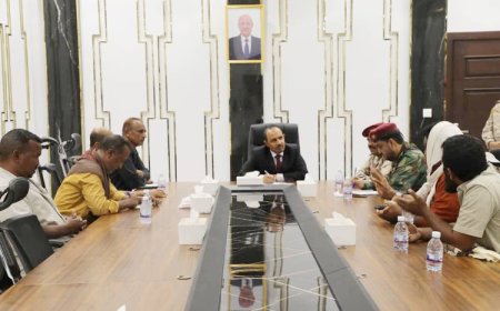 محافظ حضرموت يرأس اجتماعًا لتعزيز التقيد بلوائح تنظيم عملية الاصطياد بالمديريات الشرقية
