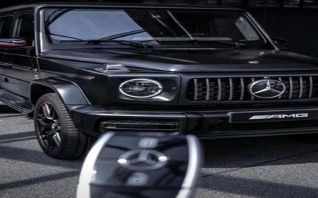 فنانة يمنية تهدي شاب سيارة جي كلاس لمساعدته في خطوبته