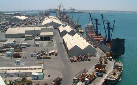 توضيح رسمي من ميناء عدن بشأن الغرامات: لا رسوم إضافية خارج اللوائح المعتمدة