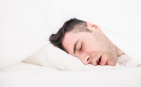 لمنع تجاعيد الوجه.. ما هي طرق النوم الصحية؟