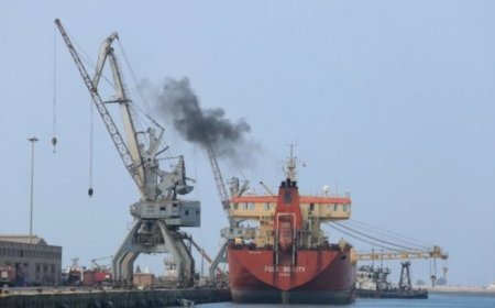 قصف مكثف يستهدف مواقع حوثية قرب ميناء الحديدة