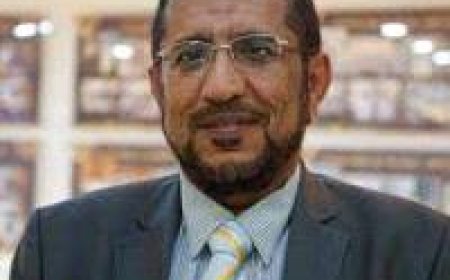 ودمعٌ لا يُكَفكَفُ يا دمشقُ