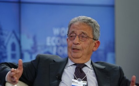 عمرو موسى يقدم حل لتهدئة التوترات في البحر الأحمر