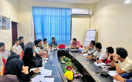 مركز اليمن يستضيف لقاءً تدريبيا لطلاب العلوم السياسية بجامعة عدن