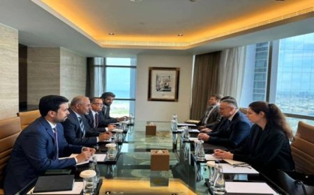 الزُبيدي يلتقي رئيس دائرة الشرق الأوسط وشمال أفريقيا في وزارة خارجية روسيا الاتحادية