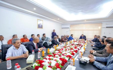 في أول زيارة رسمية لهذا المقر.. بن مبارك يؤكد على أولوية مكافحة الفساد