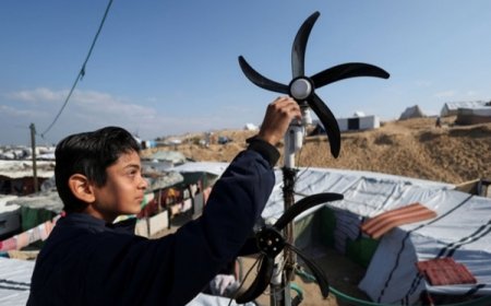 نيوتن غزة ينير ظلام المخيم بطاقة الرياح