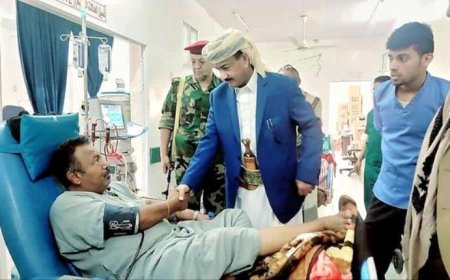 محافظ شبوة يطلع على احتياجات مركز غسيل الكلى في عتق