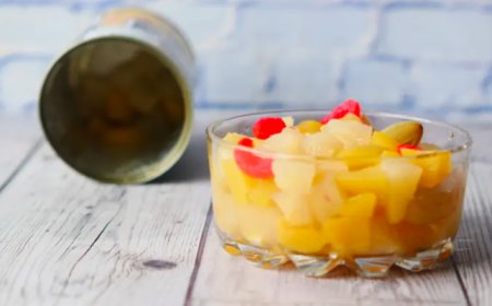 هل الفاكهة المعلبة صحية؟ خبراء التغذية يفجرون مفاجأة