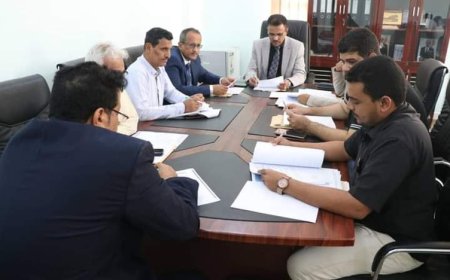 الأمين العام للمجلس المحلي يترأس الاجتماع الثاني للجنة العامة للمناقصات لعام 2024م