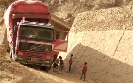 توقف تام للطريق الرابط بين تعز والمحافظات الجنوبية