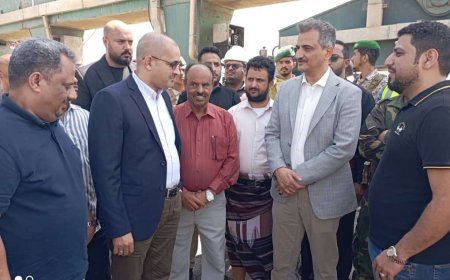 بدعم إماراتي.. وصول معدات تصريف الطاقة الخاصة بمحطة الطاقة الشمسية 120 ميجاوات بعدن