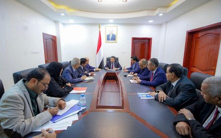 بن مبارك يكشف عن مضي الحكومة في إجراءات تشكيل اللجنة العليا للمناقصات