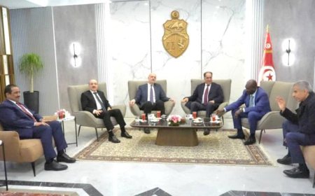 وزير الداخلية يصل إلى تونس للمشاركة في اجتماع مجلس وزراء الداخلية العرب