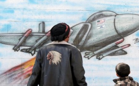 موقع بريطاني: الضربات الأمريكية والبريطانية ضد الحوثي تأتي بنتائج عكسية