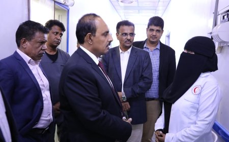 محافظ حضرموت يقوم بزيارة مفاجئة لمشفى المكلا للأمومة والطفولة ويطلع على الخدمات المقدمة للمرضى