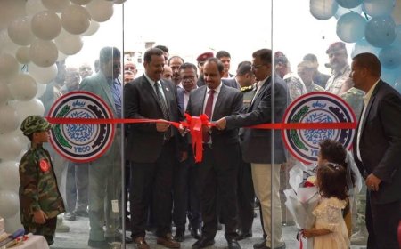 المحافظ بن ماضي والعميد السعيدي يفتتحان مبنى المعرض التجاري الدائم ومعرض الشهر الكريم بالمكلا