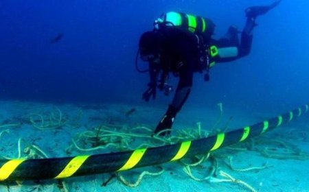 خبير يطالب بتحرك عاجل لحماية كابلات الاتصالات من هجمات الحوثيين.. تفاصيل