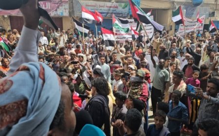 المهرة.. وقفة احتجاجية تدعو لوقف العدوان الإسرائيلي على غزة