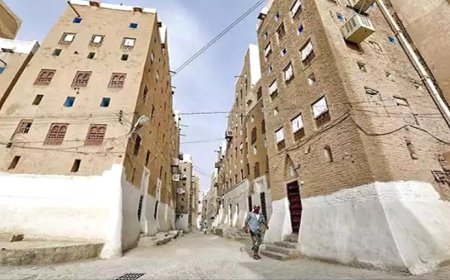 هجوم مسلح يستهدف محل صرافة في مدينة شبام