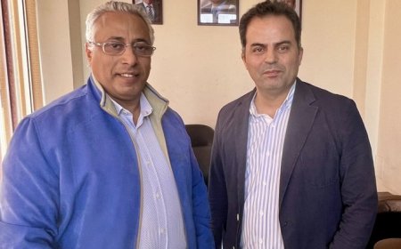 بعد استقالته من المهرية.. ظهور مفاجئ للمذيع عارف الصرمي وانضمامه لهذه القناة اليمنية!