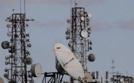 الحكومة تدعو شركات الأنترنت الفضائي إلى استخراج تصاريح عمل وتحذر المخالفين