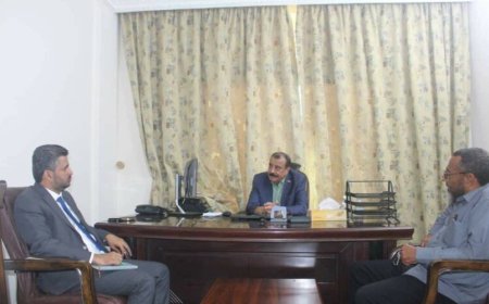 اللواء بن بريك يلتقي مدير عام مكتب الزراعة ومدير هيئة البحوث الزراعية بساحل حضرموت