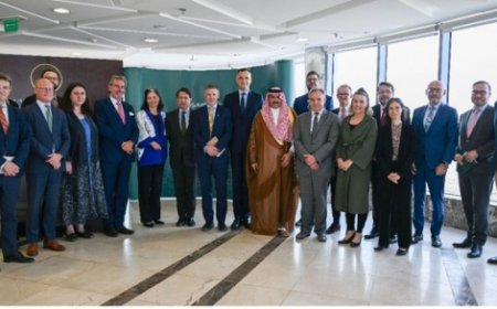 ال جابر يبحث مع سفراء الاتحاد الأوروبي بالمملكة مستجدات الأوضاع في اليمن