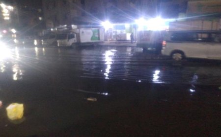 مياه المجاري تغرق شارع السجن بالمنصورة