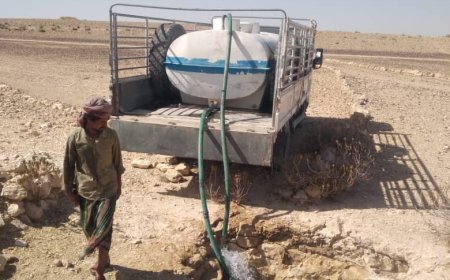 بتوجيهات من المحافظ بن ماضي.. السلطة المحلية بأرياف المكلا تغيث أبناء المرتفعات بوايتات ماء