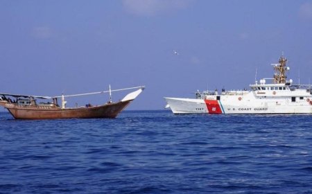 خطف قارب يمني في خليج عدن على متنه 21 شخصًا وإصابة أحد أفراد الطاقم.. والكشف عن هوية الجناة